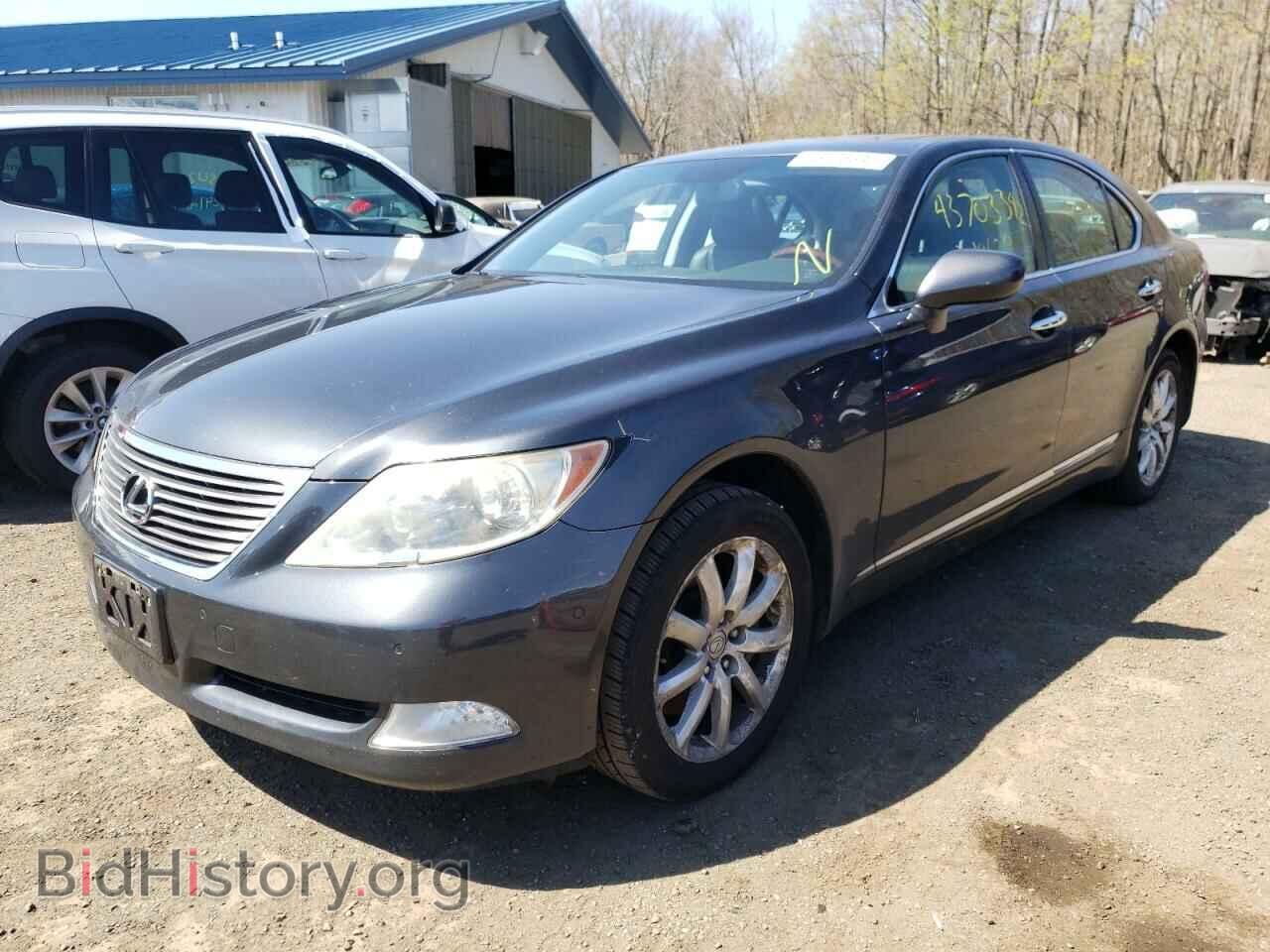 2009 LEXUS LS460 - VIN: JTHCL46FX95001095 - Photo 2