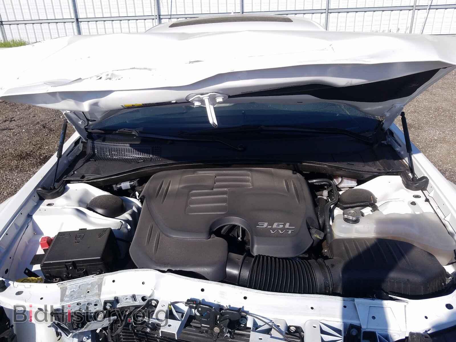 2019 CHRYSLER 300 - VIN: 2C3CCABG3KH731089 - Фото 7