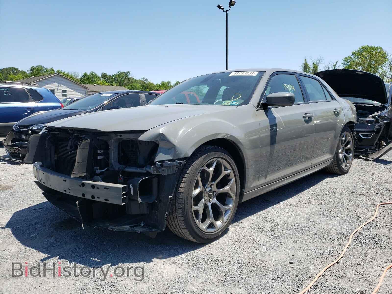 2017 CHRYSLER 300 - VIN: 2C3CCABG9HH513862 - Фото 2