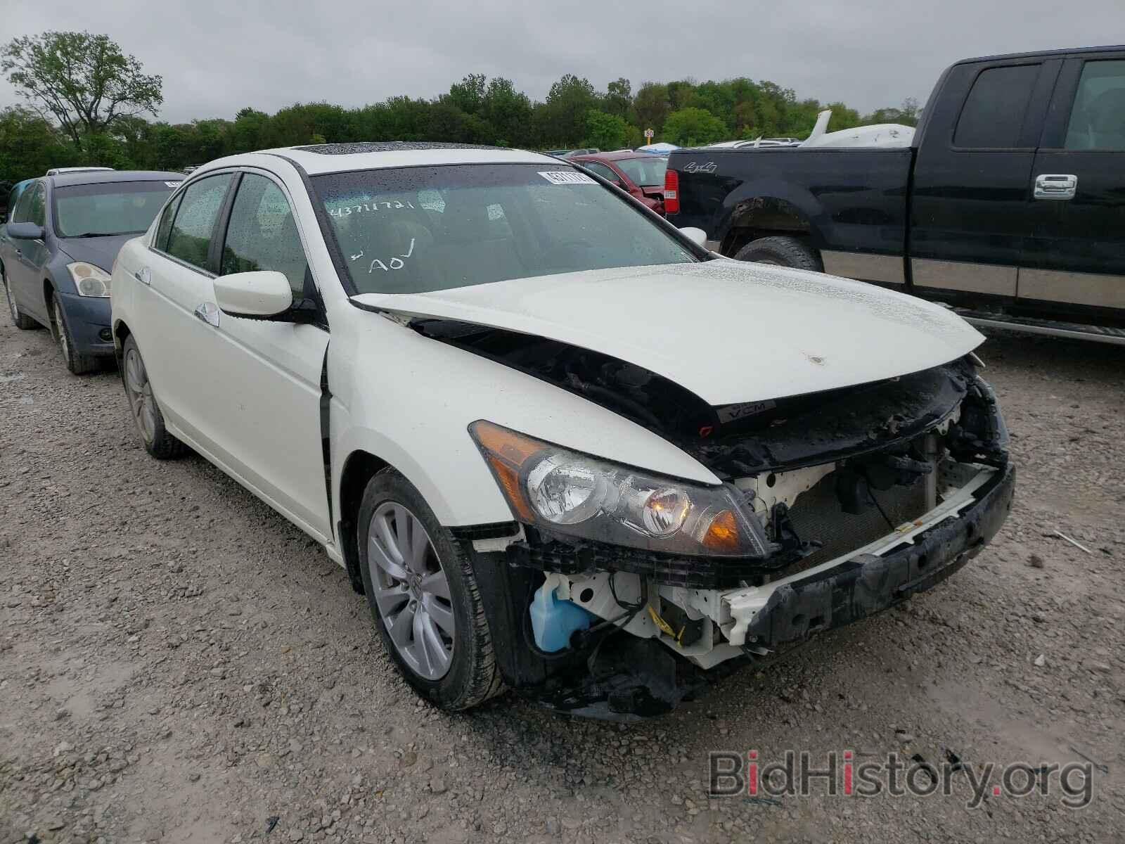 Photo 1HGCP3F80BA010159 - HONDA ACCORD 2011