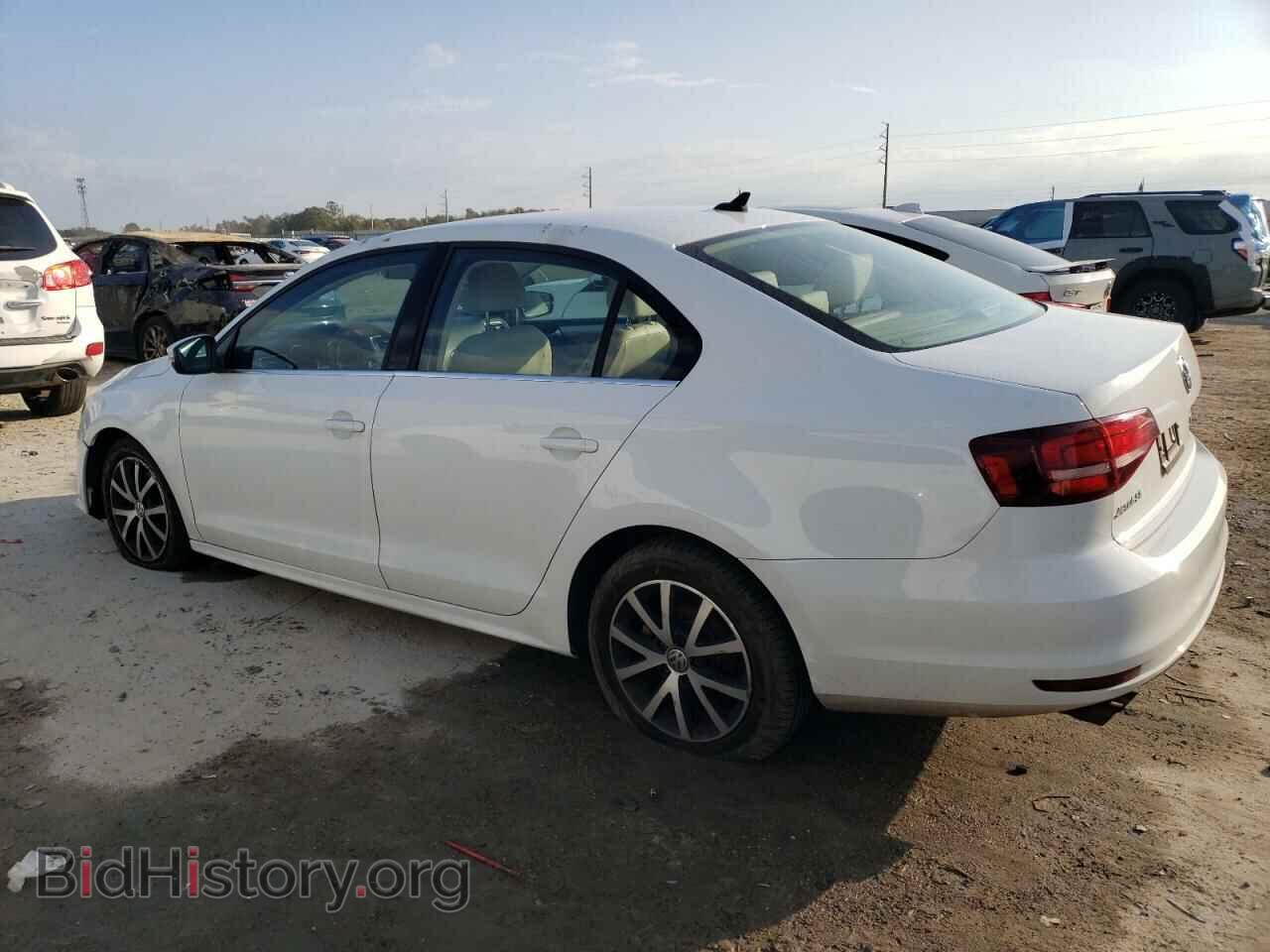 2017 VOLKSWAGEN JETTA - VIN: 3VWDB7AJ2HM353731 - Фото 2