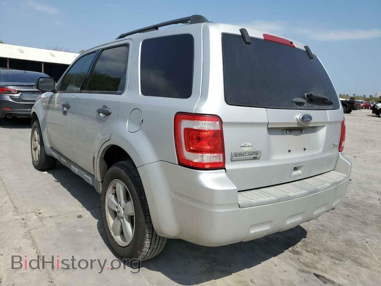 2011 FORD ESCAPE - VIN: 1FMCU0DG5BKB90678 - Фото 2