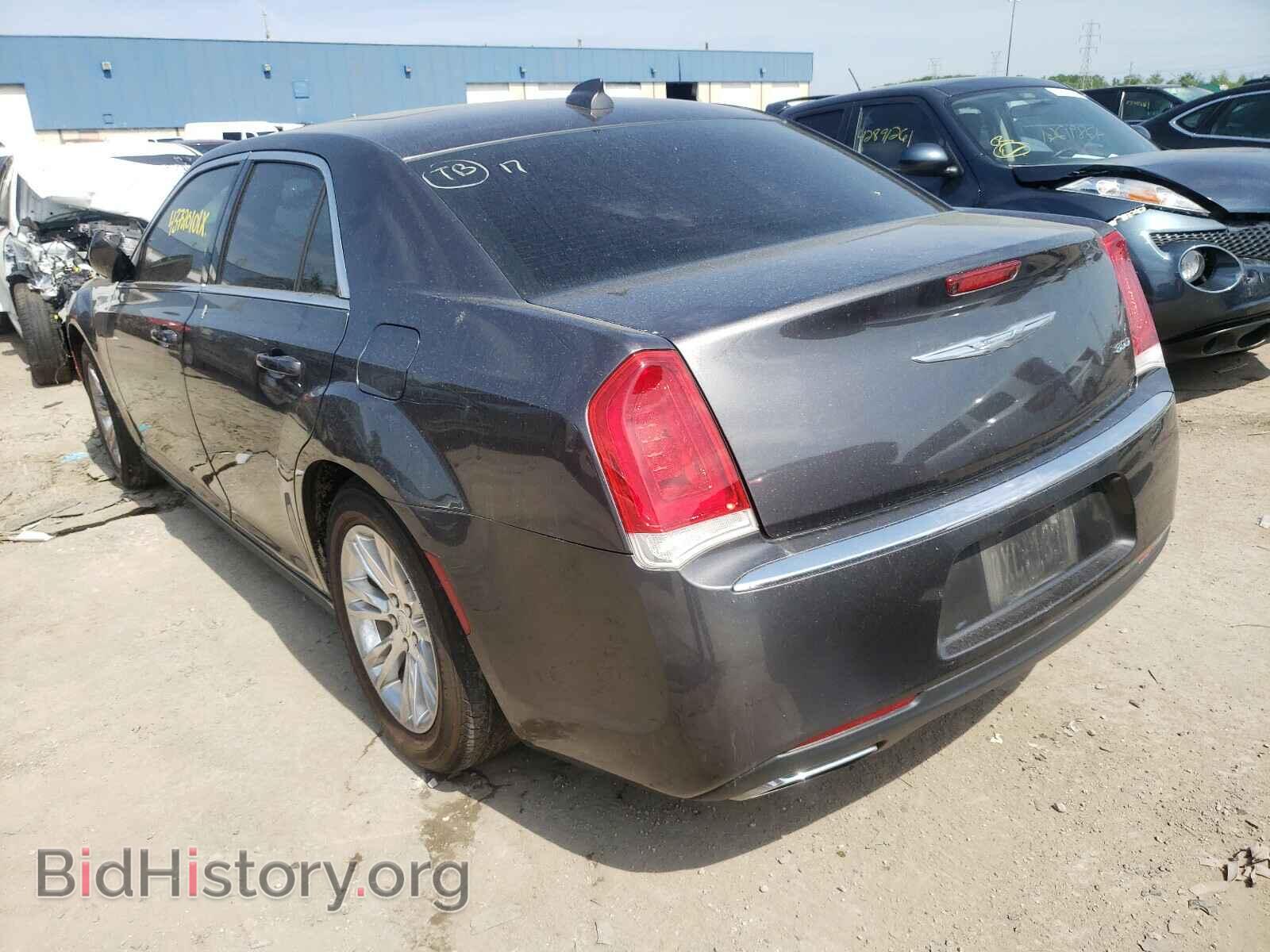 2017 CHRYSLER 300 - VIN: 2C3CCAAG1HH609891 - Фото 3