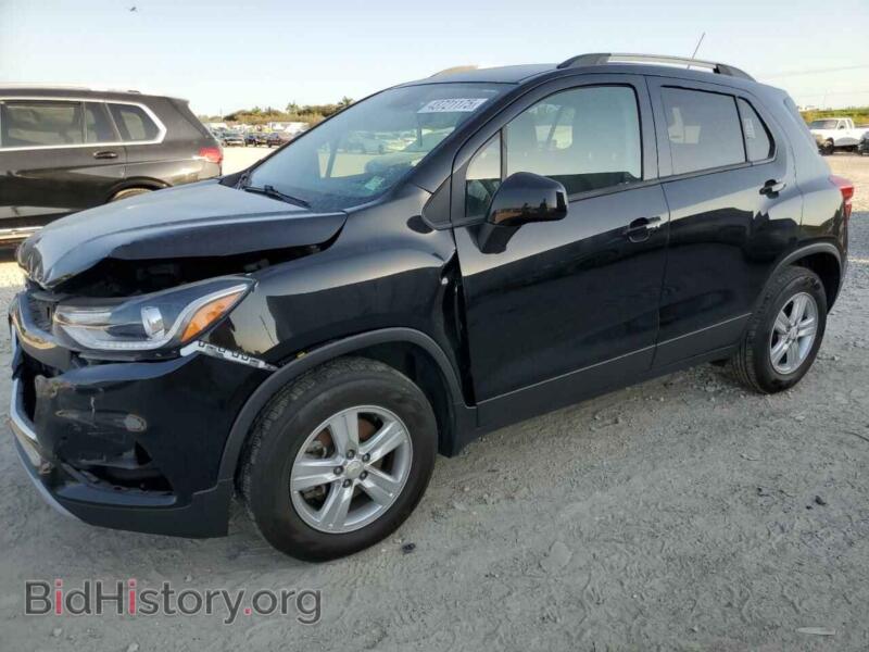 2021 Chevrolet TRAX 1LT (VIN KL7CJPSB9MB357377) — photo 1 of 13, Copart, damage: front end