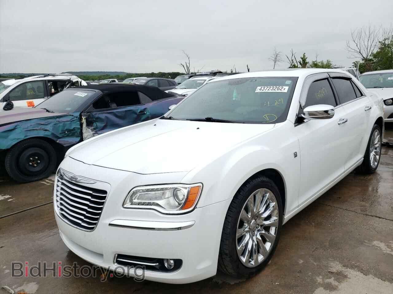 2013 CHRYSLER 300 - VIN: 2C3CCAAG2DH743450 - Фото 2
