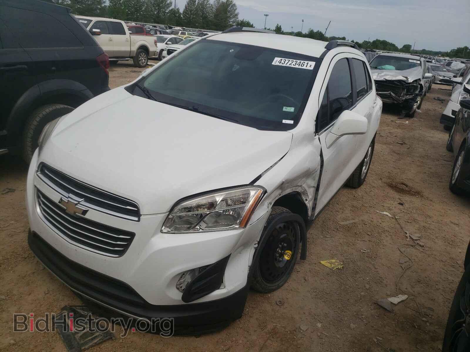 2015 CHEVROLET TRAX - VIN: 3GNCJLSB8FL251619 - Фото 2