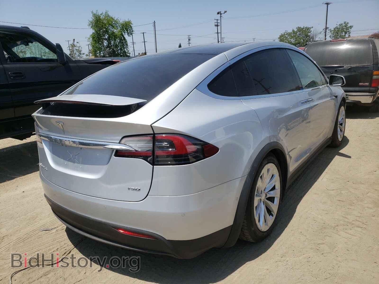 2017 TESLA MODEL X - VIN: 5YJXCAE21HF064695 - Фото 4
