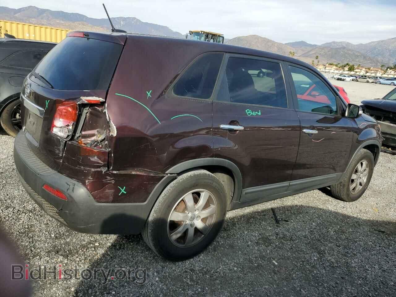 2012 KIA SORENTO - VIN: 5XYKT3A18CG263280 - Фото 3