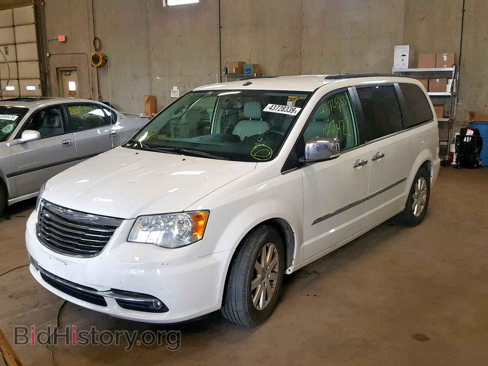 2011 CHRYSLER TOWN & COU - VIN: 2A4RR8DG3BR728207 - Photo 2