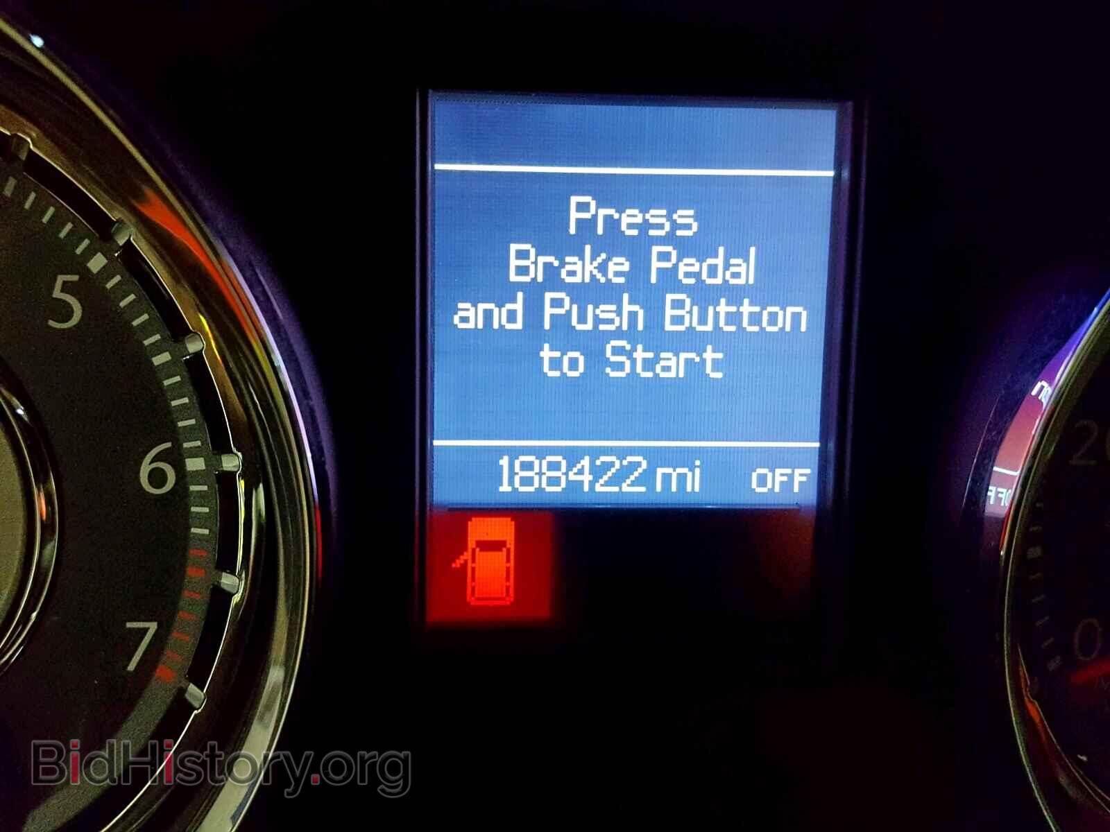 2011 CHRYSLER TOWN & COU - VIN: 2A4RR8DG3BR728207 - Photo 8