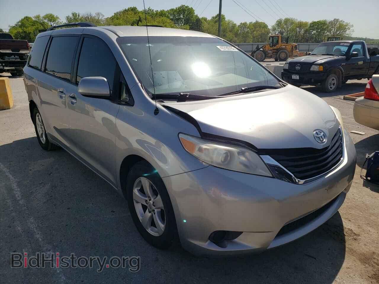 Фотография 5TDKK3DCXBS023567 - TOYOTA SIENNA 2011