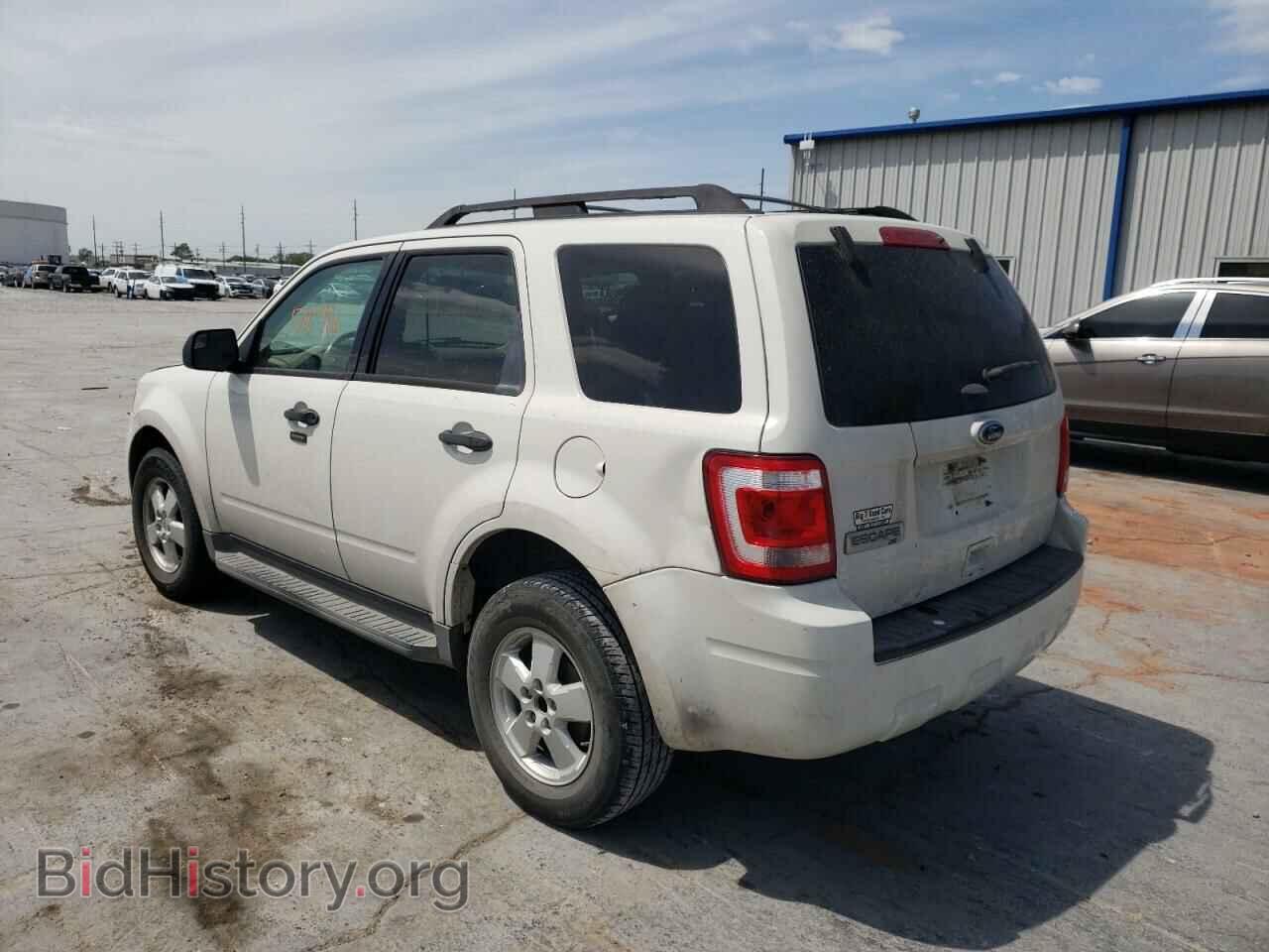 2011 FORD ESCAPE - VIN: 1FMCU0D73BKB28910 - Фото 3