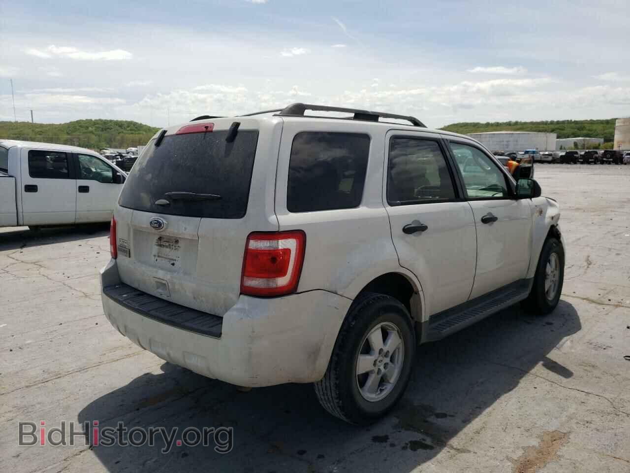 2011 FORD ESCAPE - VIN: 1FMCU0D73BKB28910 - Фото 4