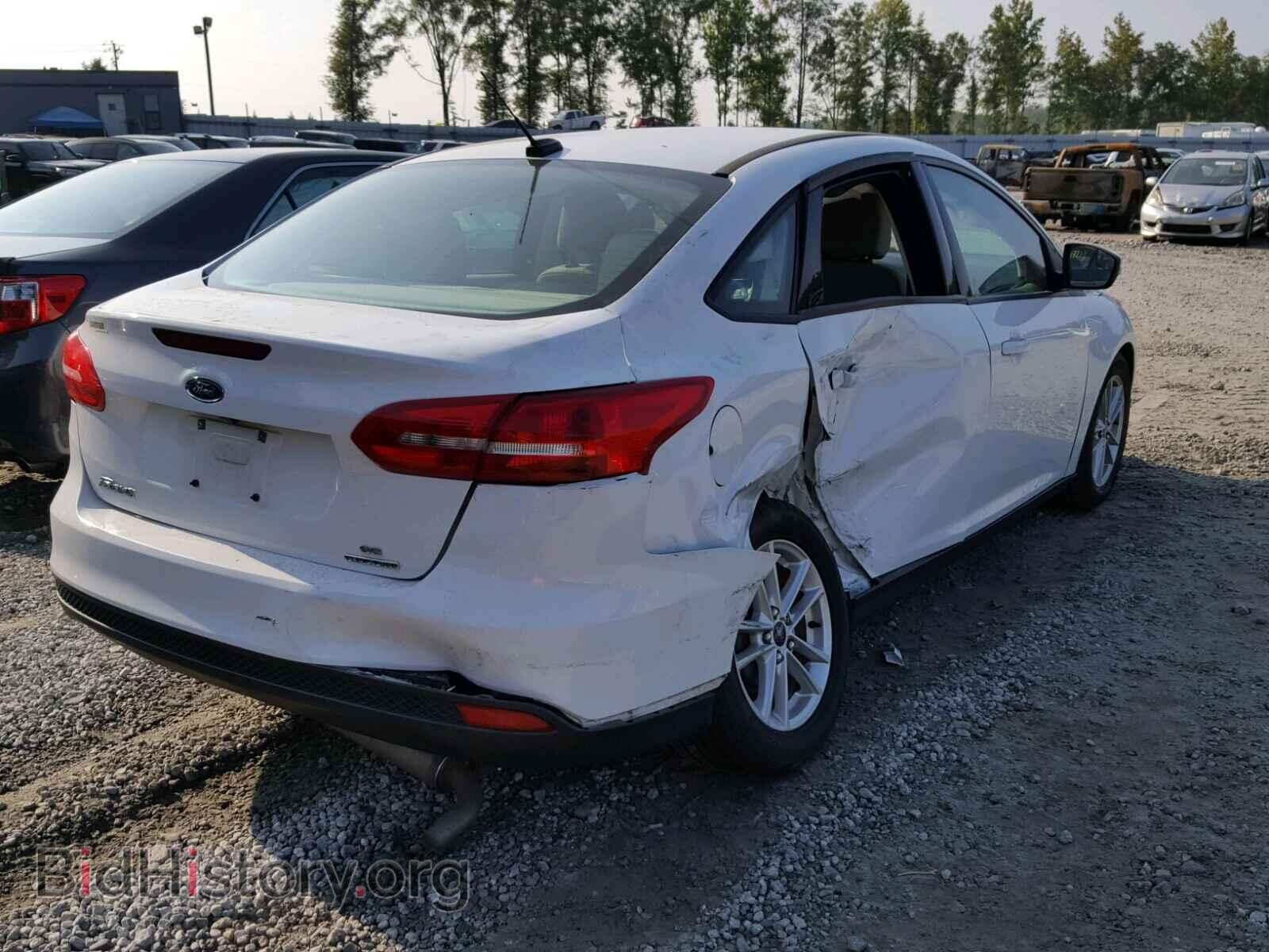 2016 FORD FOCUS - VIN: 1FADP3F27GL214375 - Photo 4