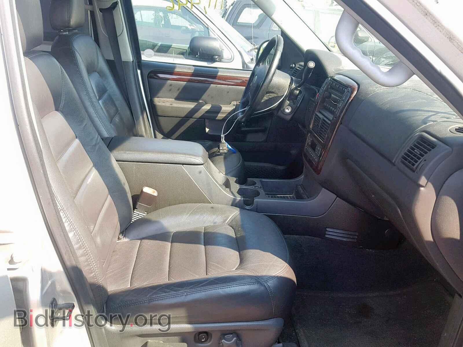 2005 FORD EXPLORER L - VIN: 1FMDU75EX5UB99881 - Photo 5