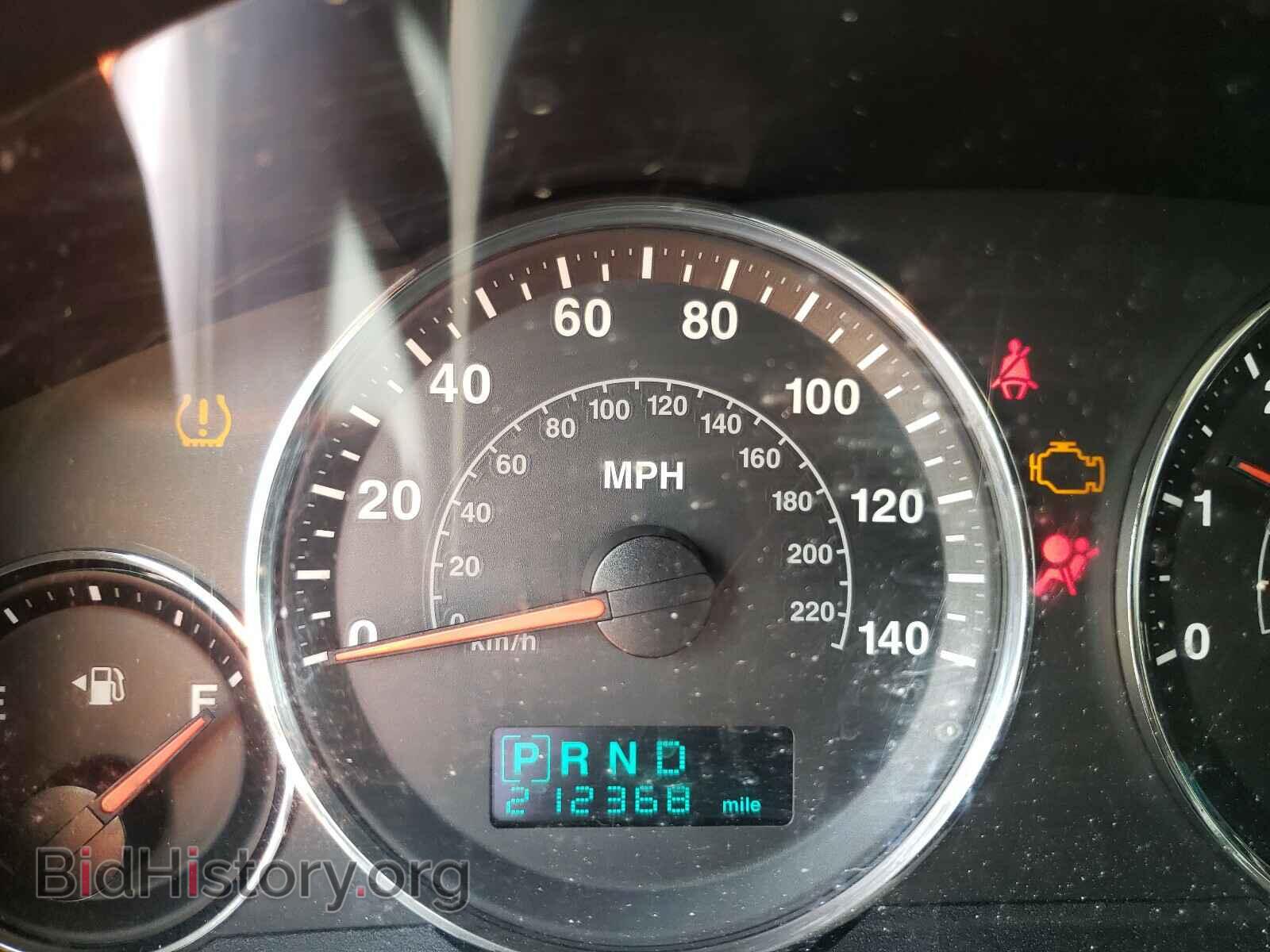 2007 JEEP COMMANDER - VIN: 1J8HH48K57C662005 - Фото 8