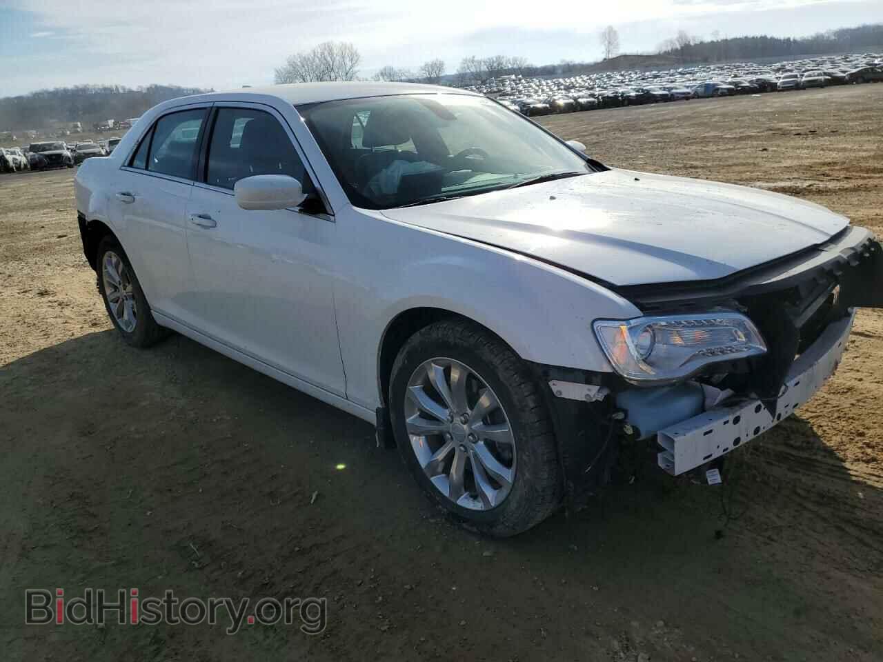 2016 CHRYSLER 300 - VIN: 2C3CCARG7GH208302 - Фото 4