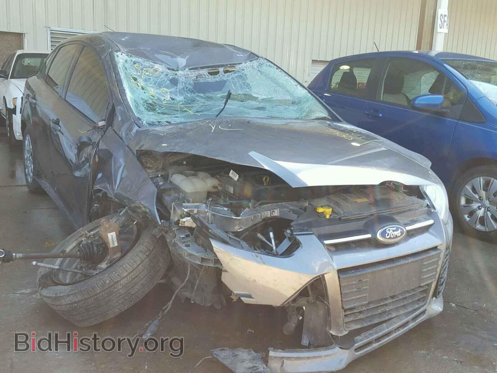 Photo 1FAHP3F26CL472561 - FORD FOCUS 2012