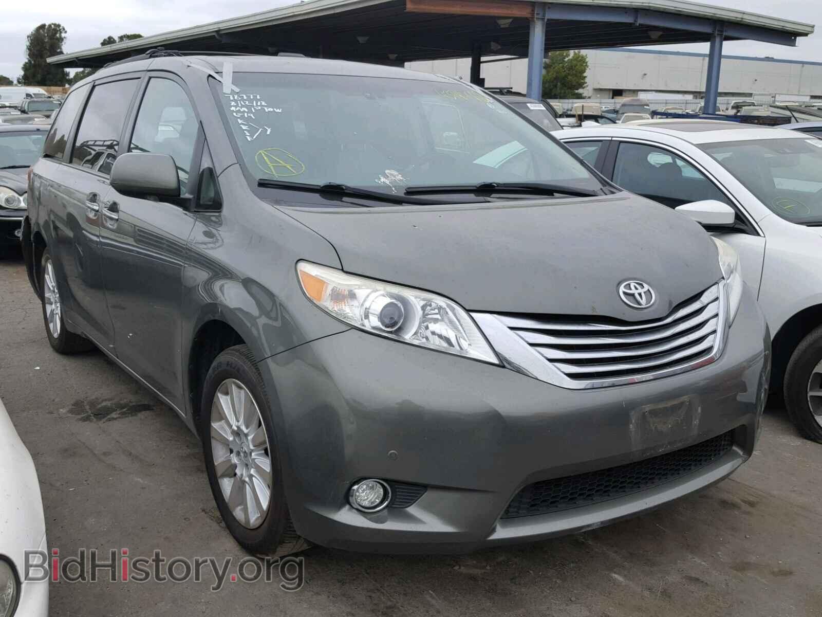 Photo 5TDDK3DC8BS023155 - TOYOTA SIENNA XLE 2011