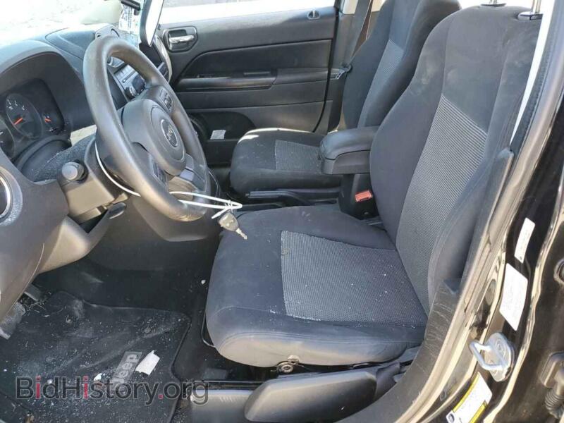 2011 Jeep COMPASS (VIN 1J4NT1FA0BD176619) — фото 7 из 13
