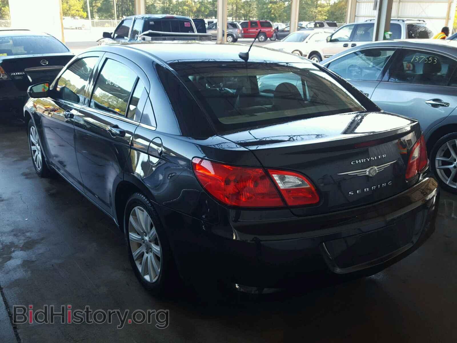 2010 CHRYSLER SEBRING - VIN: 1C3CC5FB7AN128867 - Фото 3