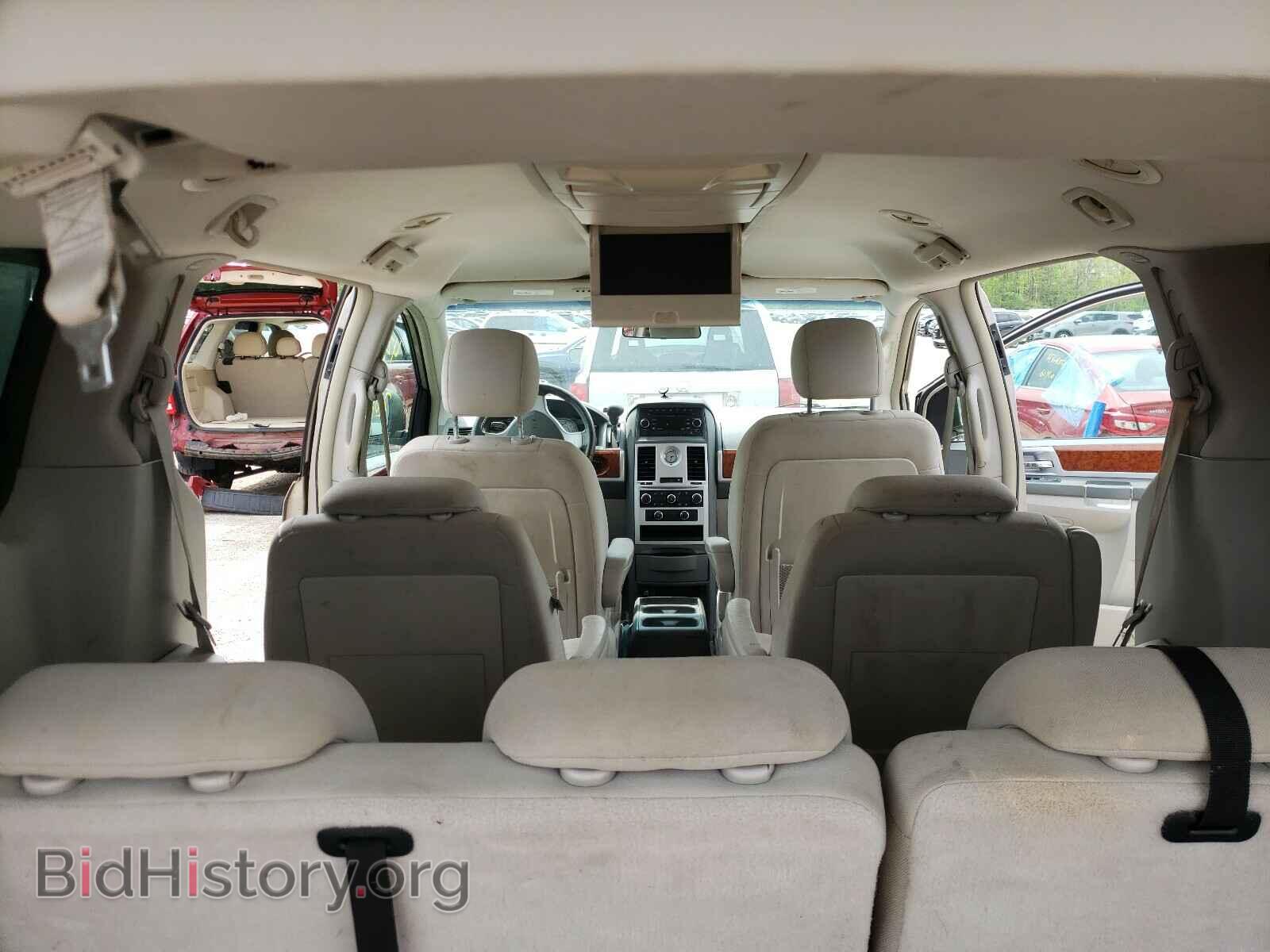 2009 CHRYSLER MINIVAN - VIN: 2A8HR54199R514398 - Фото 9