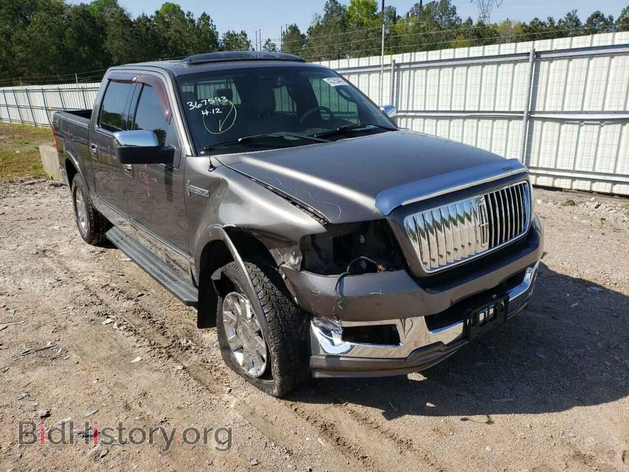 Photo 5LTPW18596FJ03147 - LINCOLN MARK LT 2006