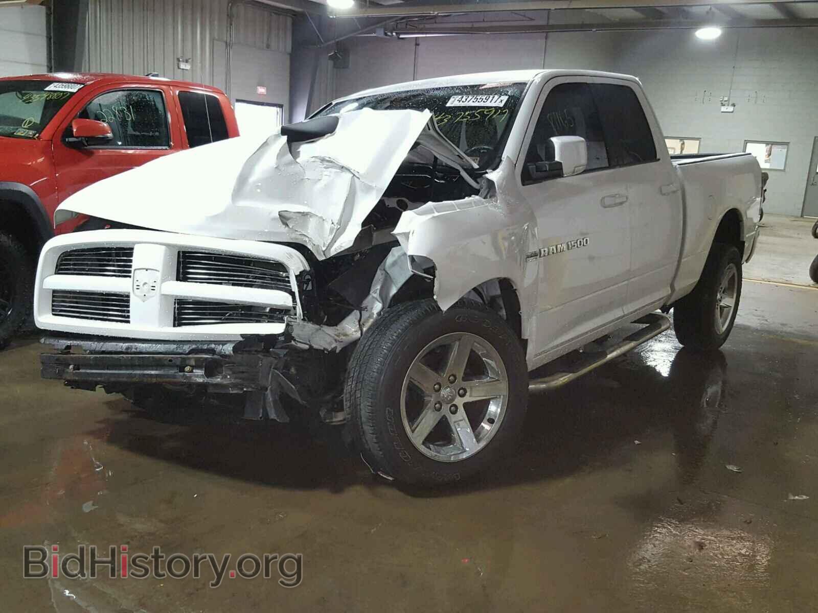 2011 DODGE RAM 1500 - VIN: 1D7RV1GT6BS556406 - Фото 2