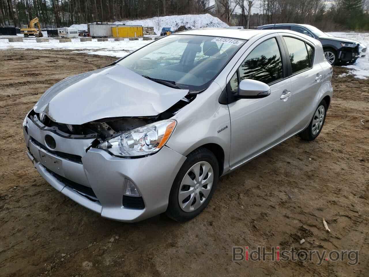 Toyota Prius c 2014