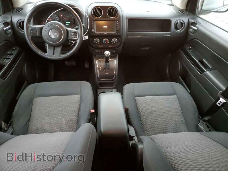 2011 Jeep COMPASS (VIN 1J4NF1FB1BD135531) — photo 8 of 13