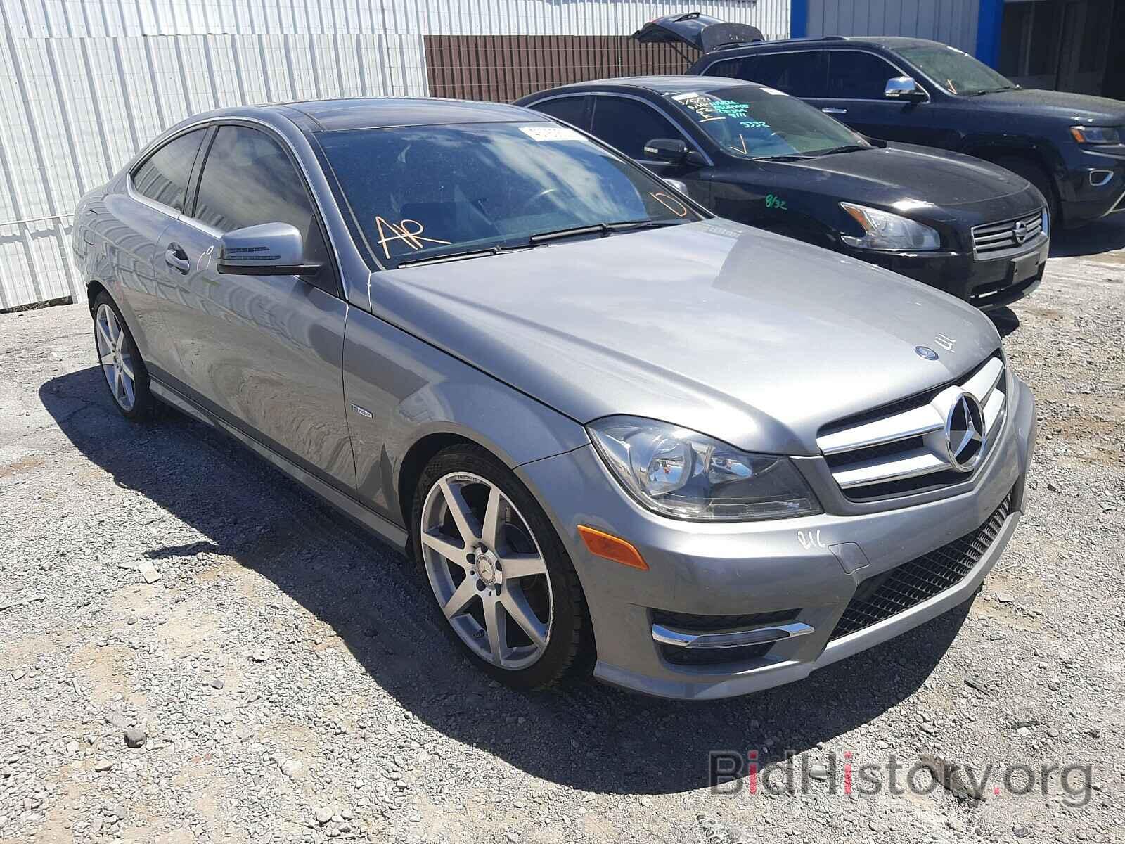 Photo WDDGJ4HB6CF877253 - MERCEDES-BENZ C CLASS 2012