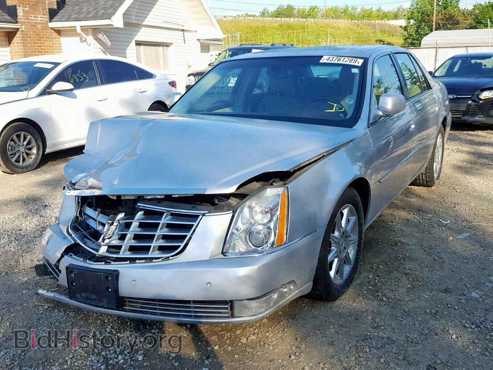 2011 CADILLAC DTS - VIN: 1G6KD5E62BU100218 - Фото 2