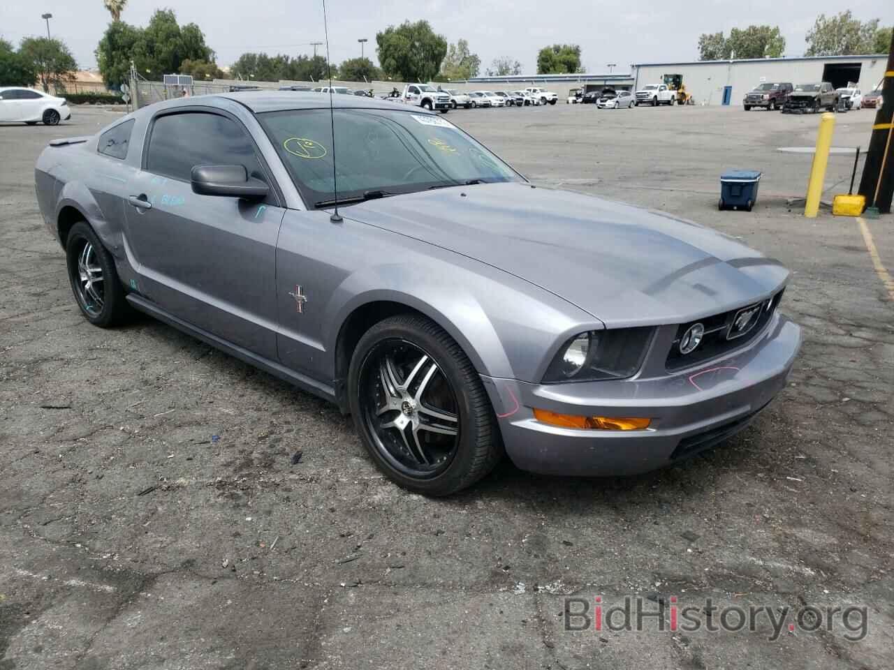 Photo 1ZVFT80N475271701 - FORD MUSTANG 2007