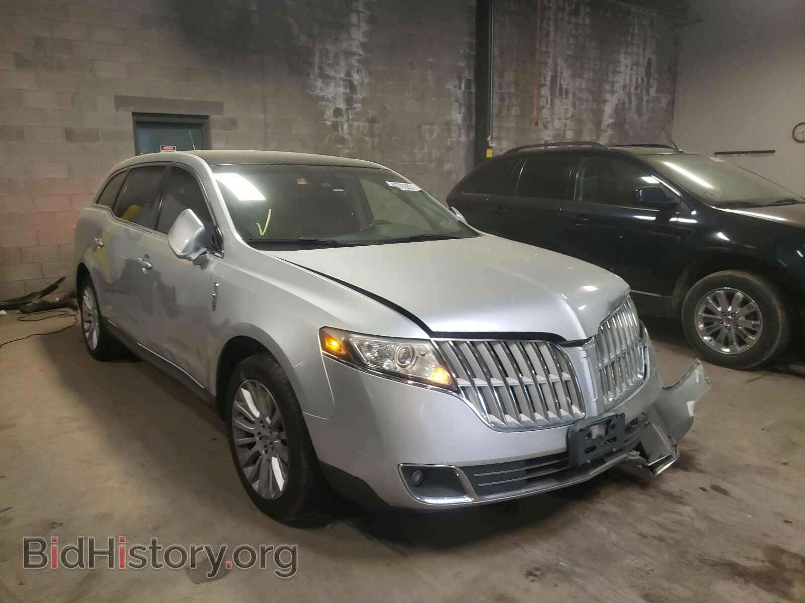 Photo 2LMHJ5AR6BBJ51114 - LINCOLN MKT 2011