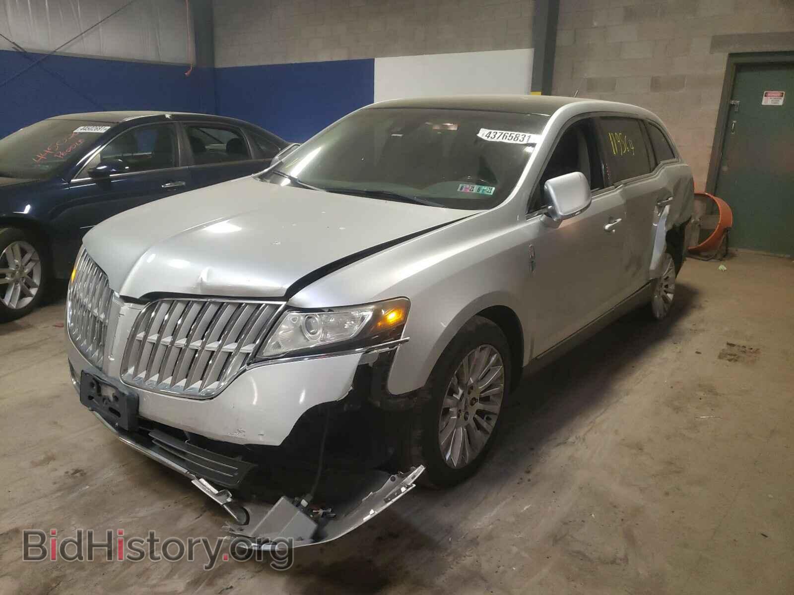 2011 LINCOLN MKT - VIN: 2LMHJ5AR6BBJ51114 - Фото 2