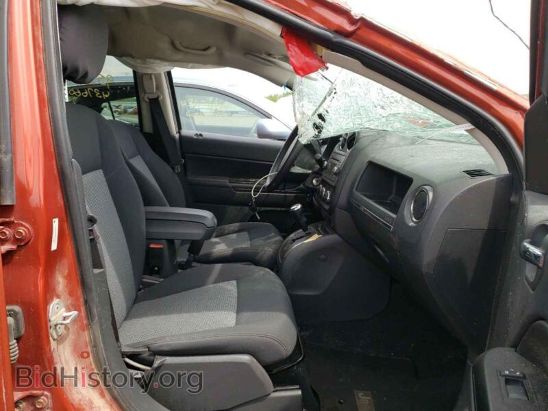 2010 Jeep COMPASS (VIN 1J4NT4FB1AD521634) — photo 5 of 10