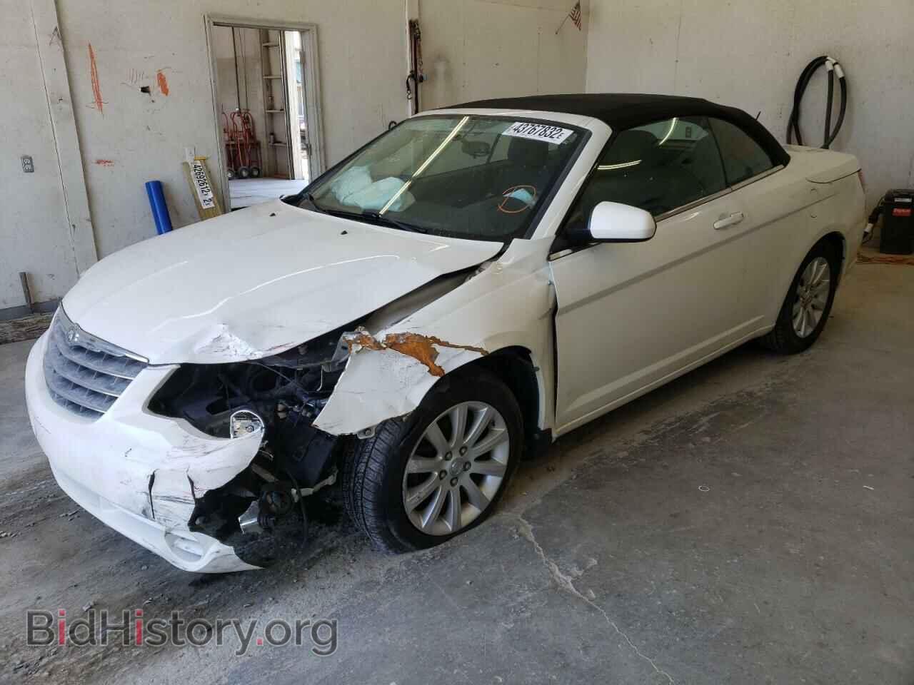 2010 CHRYSLER SEBRING - VIN: 1C3BC5EDXAN148187 - Фото 2