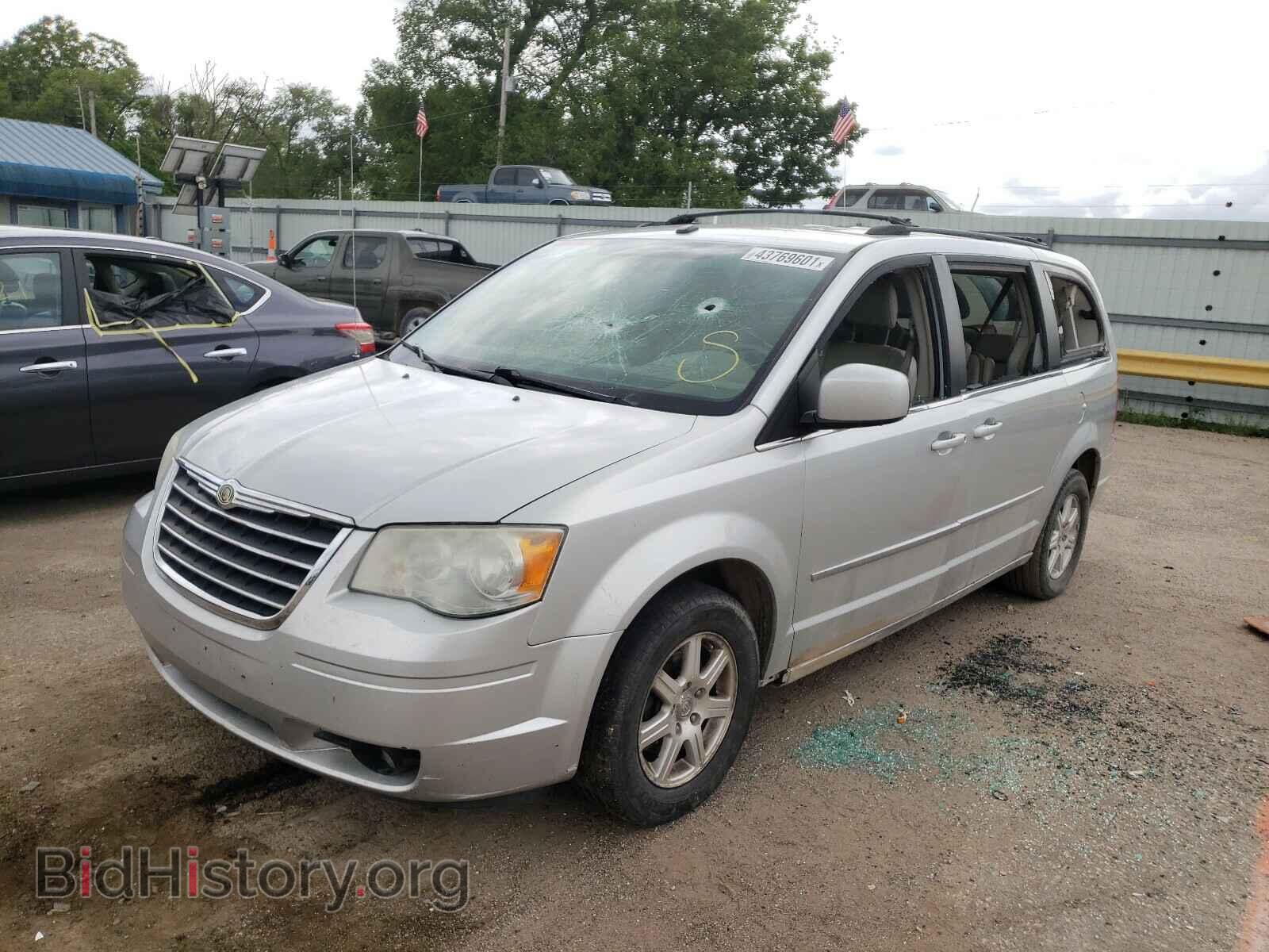 2009 CHRYSLER MINIVAN - VIN: 2A8HR54179R592730 - Фото 2