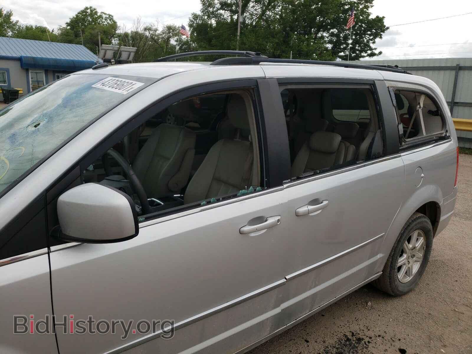 2009 CHRYSLER MINIVAN - VIN: 2A8HR54179R592730 - Фото 10