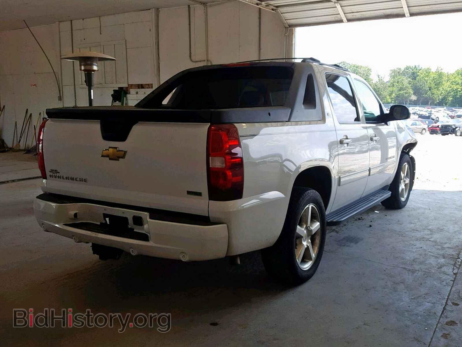 2011 CHEVROLET AVALANCHE - VIN: 3GNTKFE31BG309401 - Фото 4