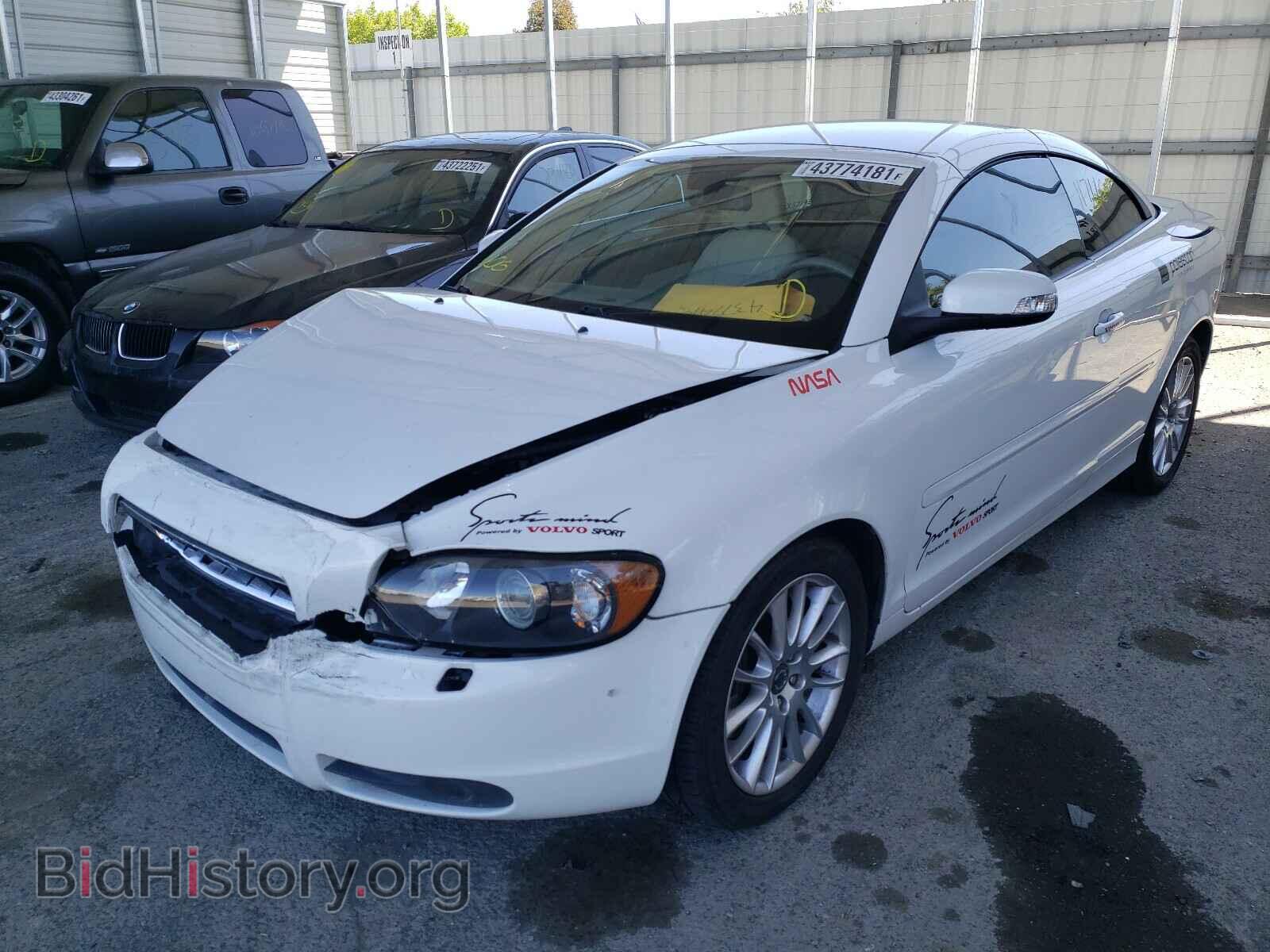 2008 VOLVO C70 - VIN: YV1MC67208J056734 - Фото 2