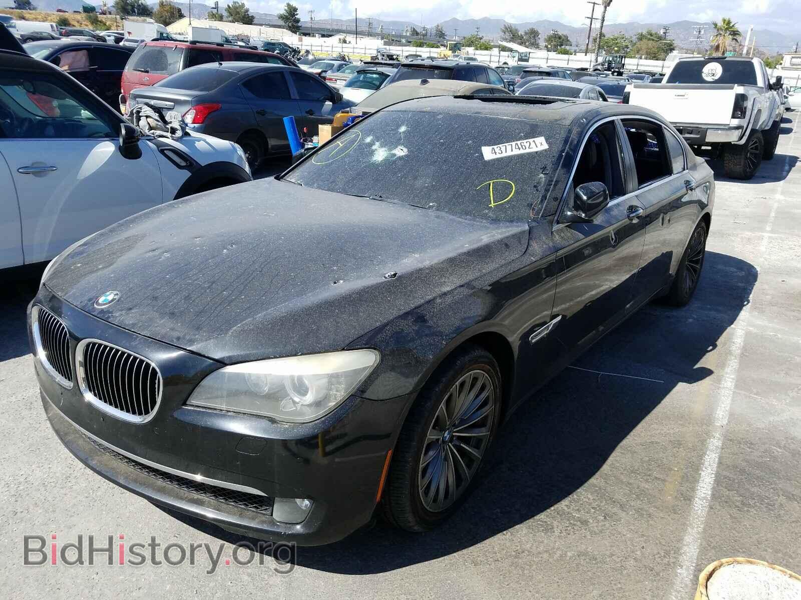 2012 BMW 7 SERIES - VIN: WBAKB4C53CC576876 - Фото 2