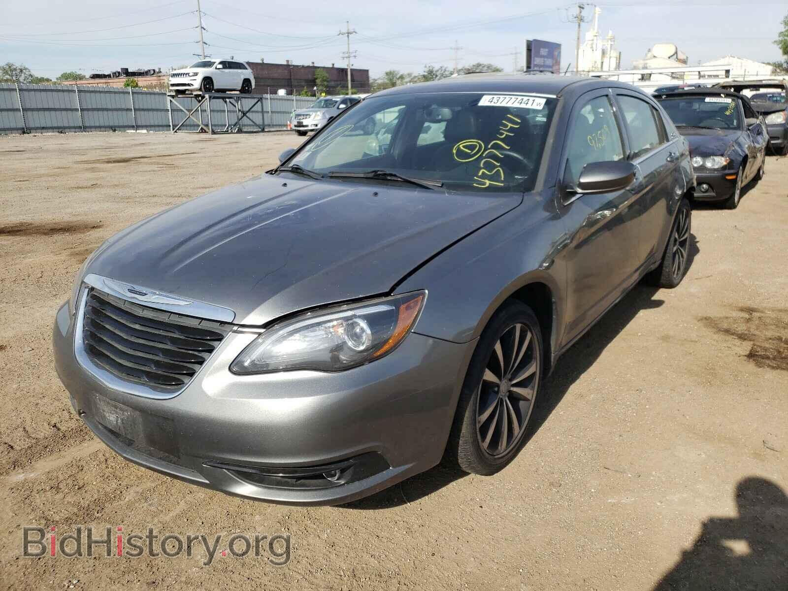 2011 CHRYSLER 200 - VIN: 1C3BC8FG4BN597084 - Фото 2