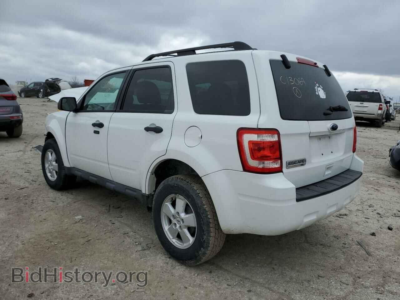 2011 FORD ESCAPE - VIN: 1FMCU0D79BKC13069 - Фото 2
