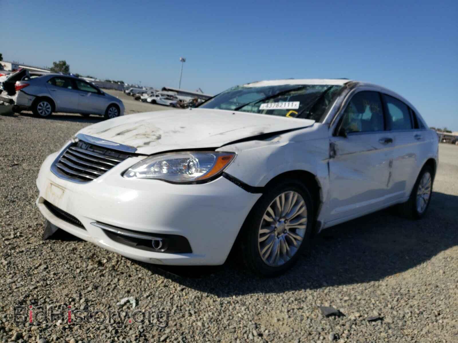 2011 CHRYSLER 200 - VIN: 1C3BC2FB5BN571496 - Фото 2