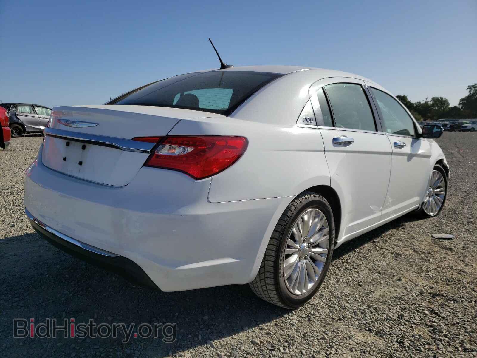 2011 CHRYSLER 200 - VIN: 1C3BC2FB5BN571496 - Фото 4