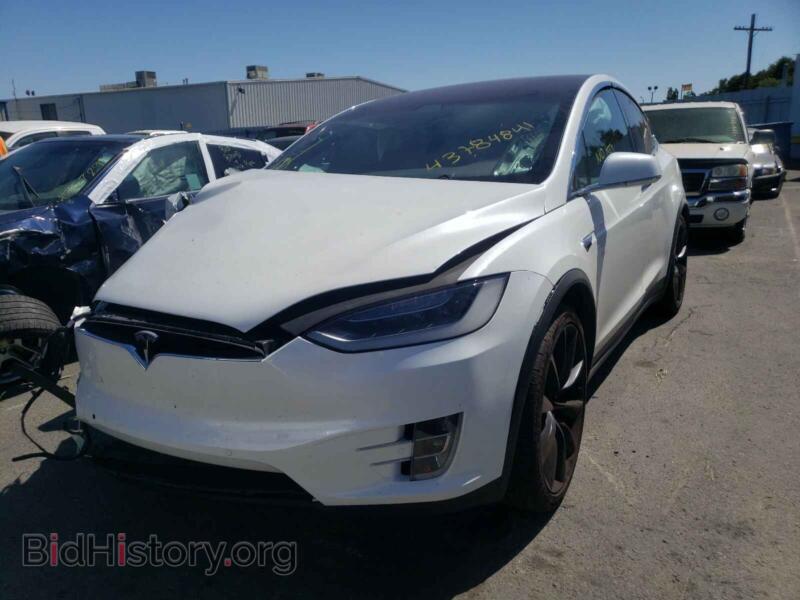 2017 Tesla MODEL X (VIN 5YJXCBE22HF078207) — photo 2 of 10