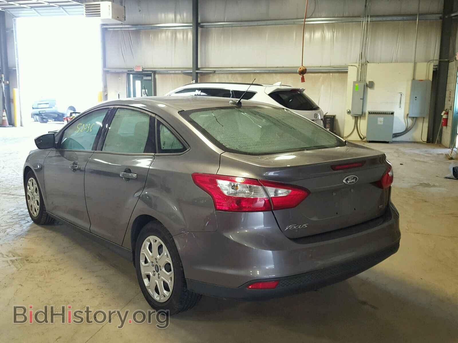2012 Ford FOCUS (VIN 1FAHP3F28CL201727) — photo 3 of 10