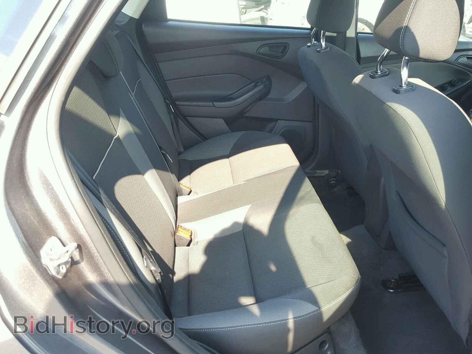 2012 Ford FOCUS (VIN 1FAHP3F28CL201727) — photo 6 of 10