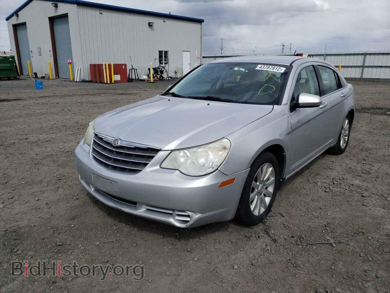 2010 CHRYSLER SEBRING - VIN: 1C3CC5FB2AN220100 - Фото 2